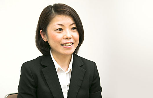 本部での全店舗の管理業務から遊技台のメンテナンスまでおこなっています。